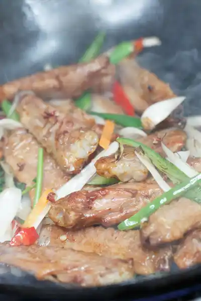 Jiao Yan Entenflügel 椒鹽鸭翅膀