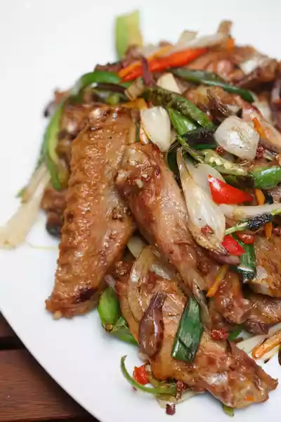 Jiao Yan Entenflügel - frittiert ohne Teig oder Mehl - Beispiel Jiao Yan Gerichte