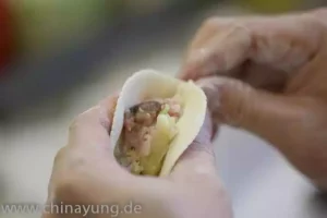 Wie werden Jiaozi hergestellt